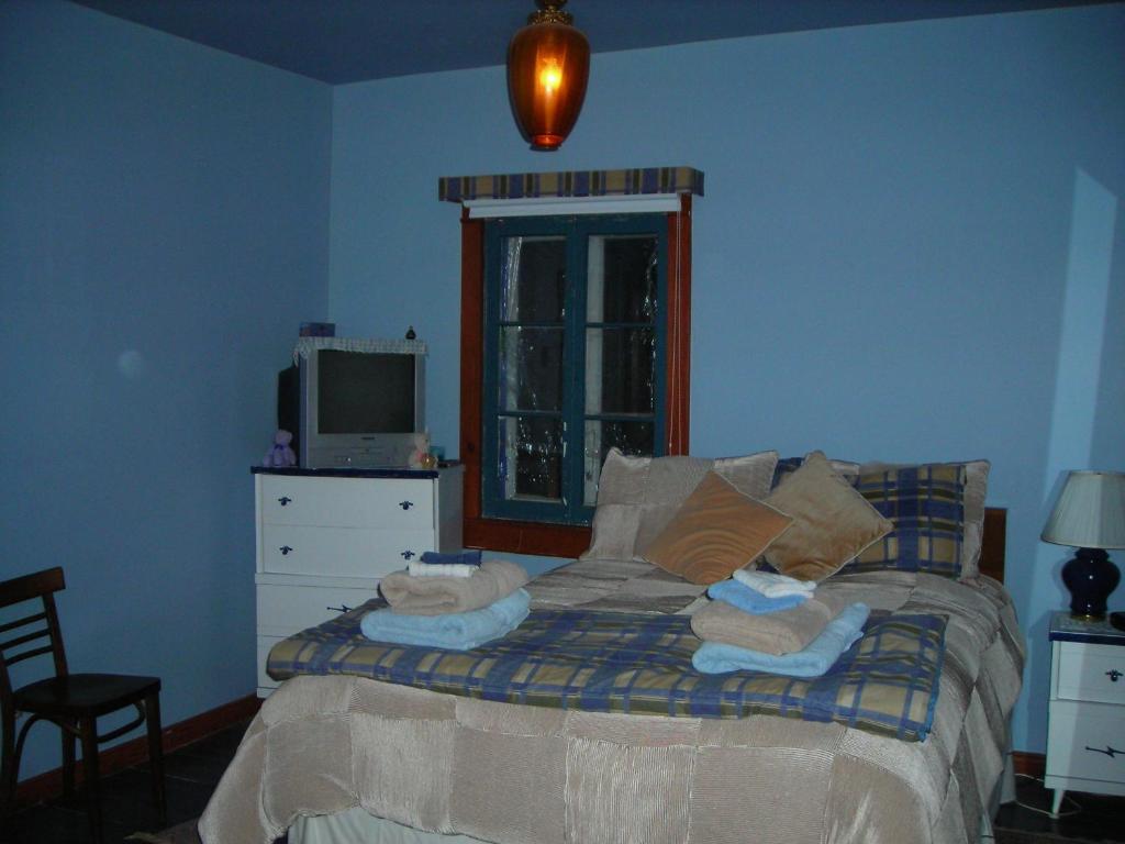 Gite Des Hauteurs Et Cafe De La Place Saint Zenon Room photo